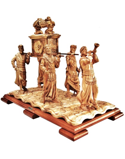ark covenant statue