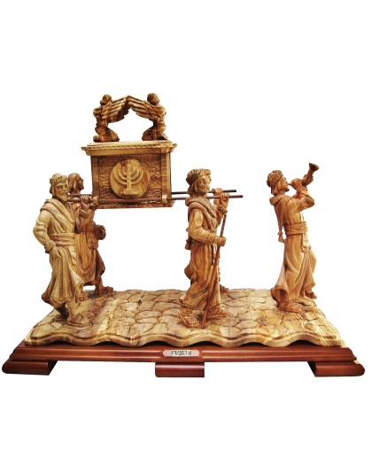 ark covenant statue